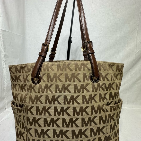 EUC - Michael Kors “Anabelle” jet set signature canvas tote and matching wallet - Picture 6 of 17